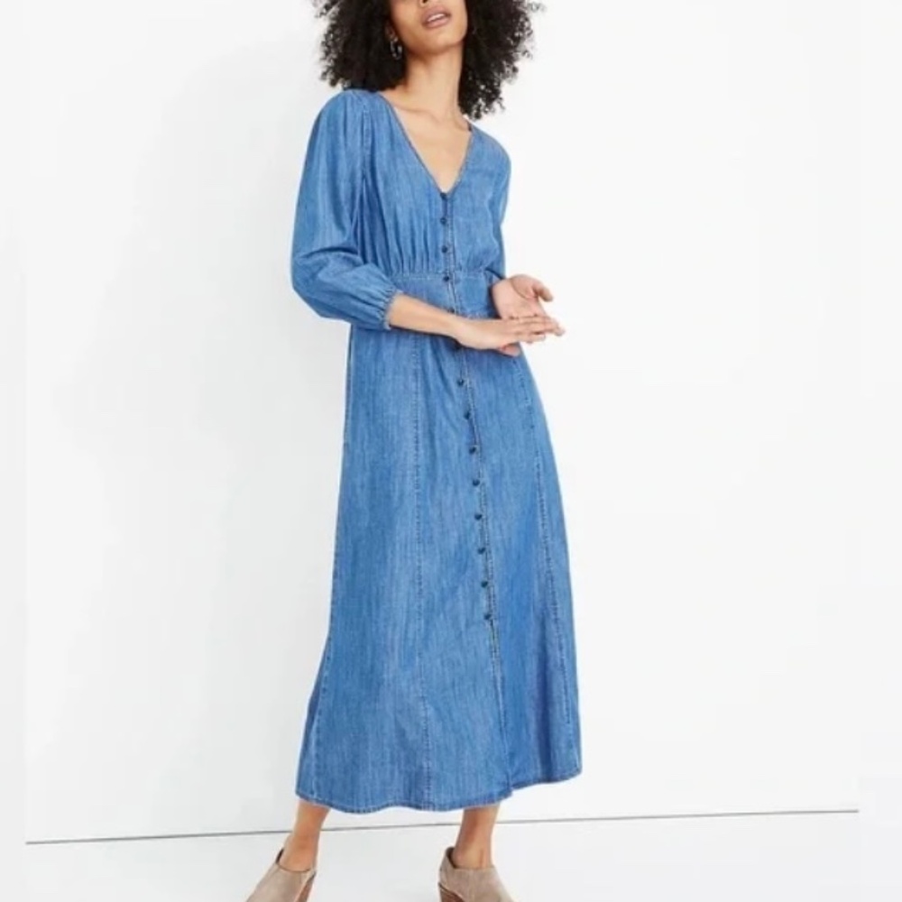 Madewell Denim Pieced Waist Midi Dress in Mariden Wash